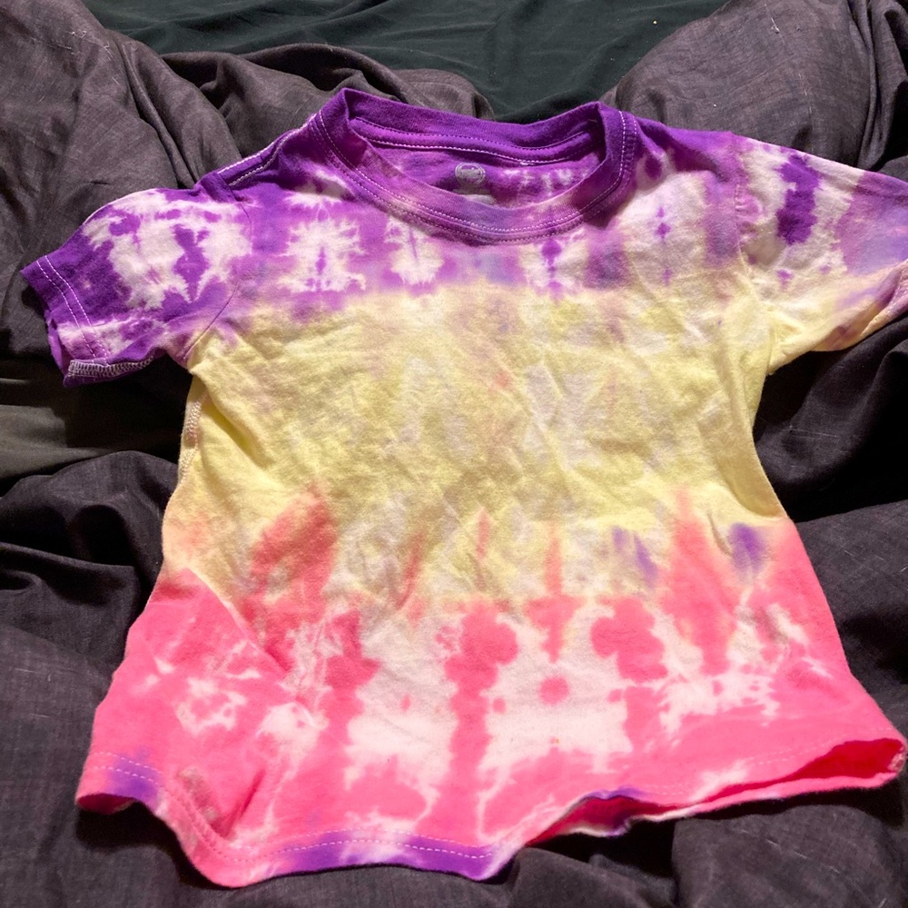 4T tee! We have newborn all the way up to plus size! Message me at 8705575682